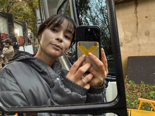 「顔色悪い」加藤ローサ、ドラマオフショットに反響！ 「どんな役でも可愛い」「妖艶な唇」の声