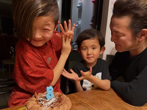 「パパに似過ぎてて」中村獅童、息子の誕生日を祝福！ 「すでにイイ男」「満面の笑顔最高」の声