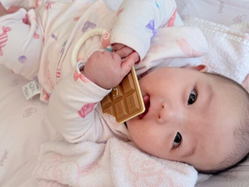 辻希美、あまりにもかわい過ぎる第5子の“カミカミデビュー”公開！ 生後4カ月の成長に喜びにじむ