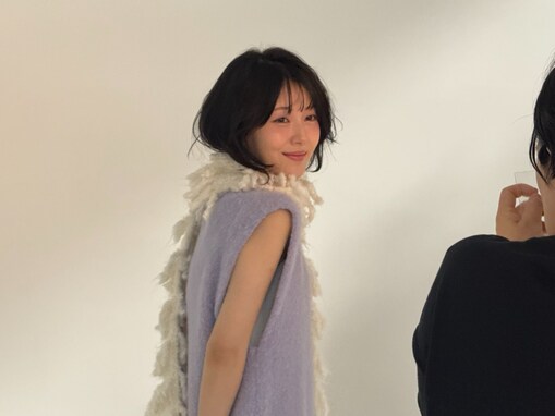 「いつもの浜辺美波やん」浜辺美波、『メロい冬』コーデショットに「心臓が足りません」の声！