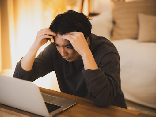 「職場の給与が低く……」31歳男性、年収120万円。両親、兄との実家暮らしで“常につきまとう不安”