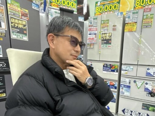「めっちゃイケオジ」人気タレント、イケメン過ぎる59歳父親の顔出しショット公開「更に若返ってる！」