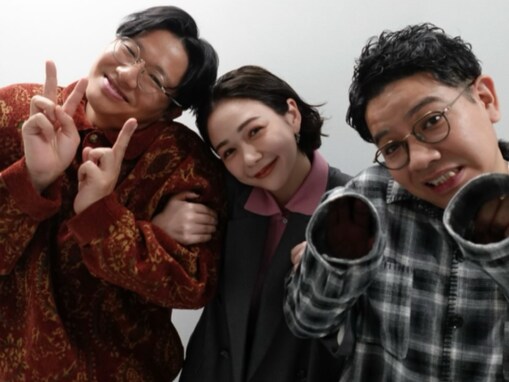 村重杏奈、イケメン芸人と腕組み密着ショット！ 「大好き過ぎて寝れなくてオール」「このトリオ好き」