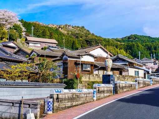 【2025年版】九州・沖縄エリア民が選んだ「街の幸福度（自治体）」ランキング！ 2位「東彼杵郡波佐見町」、では1位は？