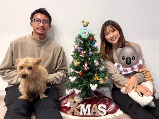 「ペアルック!? 」「最高」元サッカー日本代表・柴崎岳、元アイドル妻とのクリスマスショットを披露！