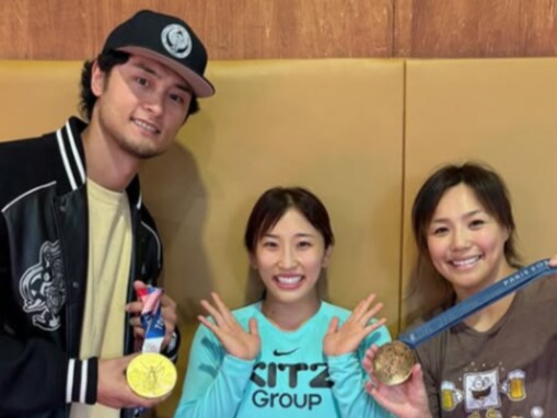 レスリング金・須崎優衣、ダルビッシュ夫妻との3ショット公開「すごいメンバー」「ダルビッシュさん、大っきいな」