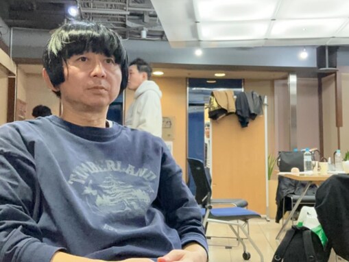 「攻めた髪形w」有吉弘行、イメチェン？ショットに「なぜか違和感ない」「誰かに似てるんよ」の声！