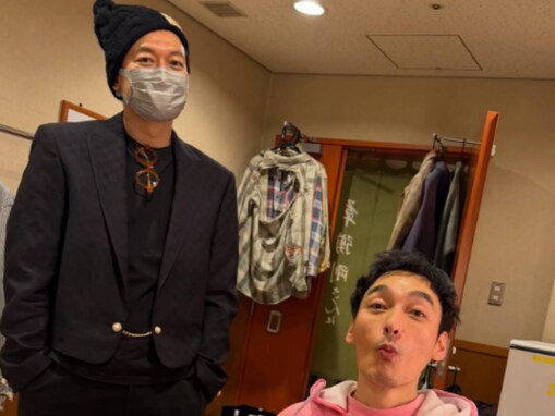 「子どもの頃から、ずっと一緒」香取慎吾、草なぎ剛とのツーショットにファン歓喜！ 「見れるだけでうれしい」