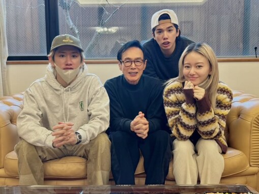 「改めてスゴイ家族」森進一、息子・Taka、Hiro＆山本舞香との家族ショット公開「タイムテーブル崩壊」