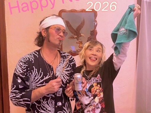 「仲良し夫妻で楽しく良い一年」野沢直子、13歳年下イケメン夫との顔出しツーショットで新年の挨拶！