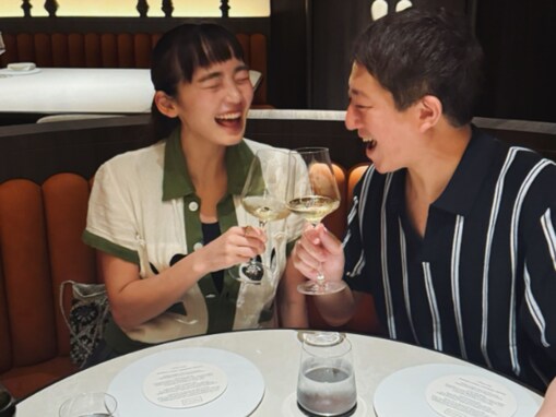 「ラブラブ」清水みさと＆サバンナ高橋、シンガポールでの夫婦ショットを公開！ 「推し夫婦です！」