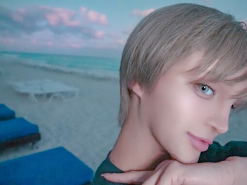 Matt、年末年始はメキシコで豪華旅行！ 「プライベートジェットの直射日光が暑すぎて溶けそうだった」