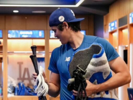 「大きくなりましたね」大谷翔平、デコピンとの2ショット公開「デコピンはしゃぎ過ぎ」「贅沢な使い方」