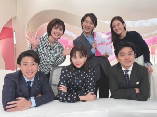 「今年はデビュー20周年！」桐谷美玲、日テレアナウンサーとの年始ショットに反響！ 「可愛すぎます」