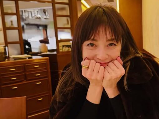 「アイドルな感じ」高岡早紀、“ぶりっ子”ポーズ披露に「乙女チックで可愛い」「ずーっとタイプ」の声