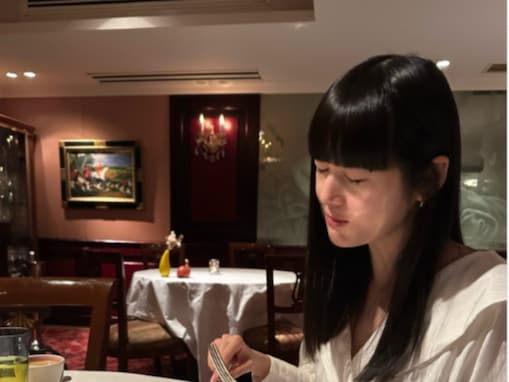 「結婚記念日である」ラグビー選手、美人妻の顔出しショット公開「デレデレしてますね」「素敵なご夫婦」