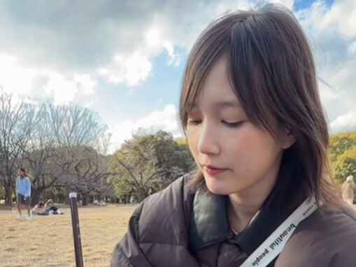 「めっちゃ上手くてビックリ」本田翼が羽子板に書き初めした言葉とは？ 「達筆ですね」「味のある字」