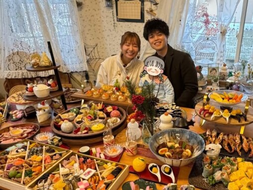 「食卓が相撲部屋」人気YouTuber、豪華過ぎるおせちに驚きの声！ 「旅館のバイキングかと」「凄い…」