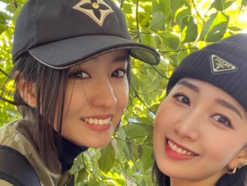 「姉妹散歩」Cocomi、妹・Koki,との美しいプライベートショット公開。「上目遣い可愛かったルンを添えて」