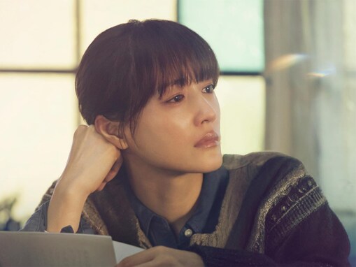 声が魅力的だと思う「40代女性俳優」ランキング！ 2位「綾瀬はるか」、では1位は？