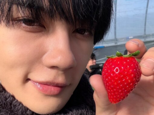 「プリ可愛いすぎて滅ぅぅぅ」佐野勇斗、『ニノなのに』オフショットを公開！ 「兄貴感が爆裂」