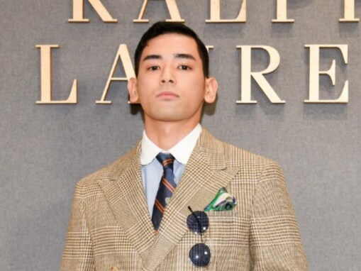 UTA、イケメンなスーツ姿で賀来賢人とのツーショット公開！ 「カックンがちっさく見える」「美しい」