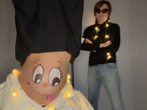 「転けそうで怖い」城咲仁、妊娠中妻との「臨月マタニティの舞い」に一部心配の声。「笑うしかない」