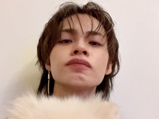 「撮り方サイコー」上田竜也、愛犬との自撮りショットに反響「可愛すぎるたまらん」「久しぶりに自撮り」