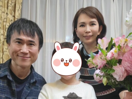 「お若く見え過ぎて」高須幹弥氏の美人妻、医大生の娘の誕生日を祝福「美人さんの雰囲気が伝わってきます」