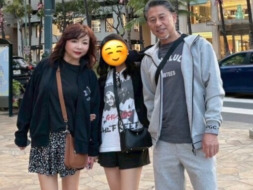 ハイヒール・モモコ、娘＆夫との家族ショットで美脚際立つ姿を披露「あっという間にハワイ時間終わり…」