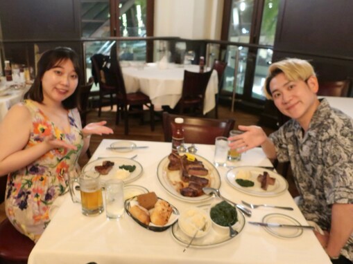 「かわいいカップル！」夫婦お笑いコンビ、新婚旅行でハワイへ！ 「素敵すぎる」「新婚旅行の正解」