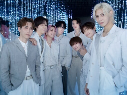 「めめがいない」Snow Man公式、“8人”での集合ショットに「1人いないだけでこんなにも違うんだね」の声