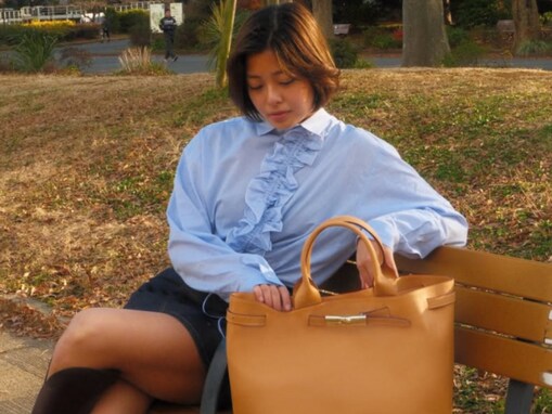 人気インフルエンサー、太もも見える美脚ショット公開「ナチュラルメイクでめちゃかわいい」「可愛くて素敵」