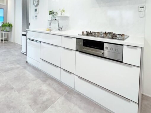 「オシャレ」鈴木奈々、豪華自宅のキッチン公開！ 「モデルルームみたいに綺麗」「展示場みたい」