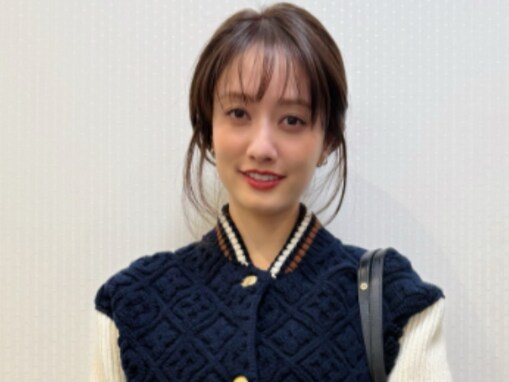 谷まりあ、レアなパンツコーデで圧巻スタイル披露「美女のジーンズ姿ほど尊いものはない！」「珍しい」