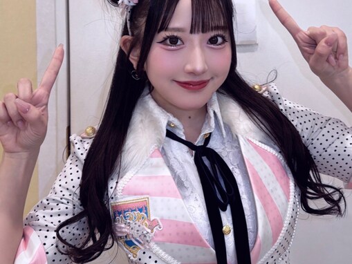 「今見てもやっぱ変」人気アイドル、“高橋みなみ”ヘアを再現！「発想おもろすぎ」「えぐいＷＷＷＷ」