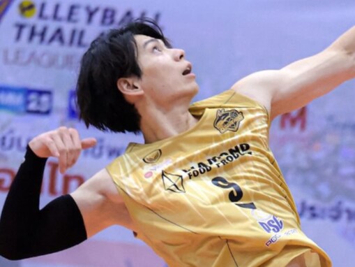 「もはやビキニ」イケメンバレー選手、ユニフォーム姿にツッコミ！ 「布面積少なすぎやん」「腹チラ」