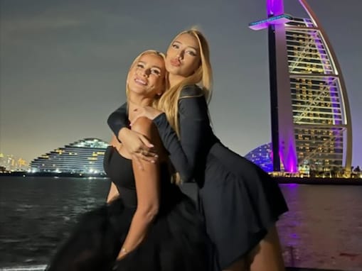 「姉妹にしか見えない」MALIA.、19歳娘との密着親子ショットを披露！「異次元」「可愛いママと娘」の声