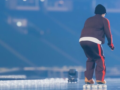 「誰もいない会場で…」向井康二、“コソ連”姿を披露！「選曲がエグい！」「中腰なの可愛すぎる」