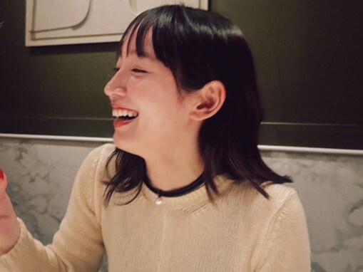 「持ってくれ、体力！」吉岡里帆、誕生日ショットを披露！「笑顔が見られるだけで幸せ」「いい笑顔」