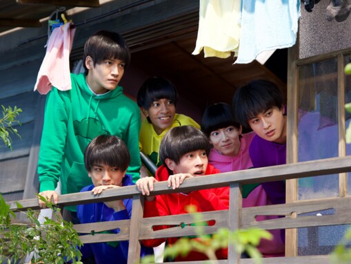 「リチャも居る」映画『おそ松さん』、新公開日が決定！ Aぇ! groupら写真に「待ってました」の声