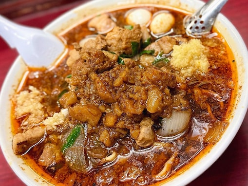 【東京都の人気ラーメン店】「元祖スタミナ満点らーめん すず鬼」は中毒性抜群のパンチ力が話題の店。スタ満そばが絶品