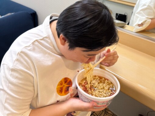 「それだけ？」やす子、昼飯ショットに心配の声「お弁当は支給されていないの？」「足りるかな？」