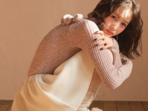 「大人っぽくなったね」本田紗来、ミニ丈コーデで絶対領域を披露「めちゃくちゃお姉さん」「スタイル良すぎ」