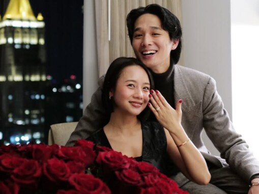 「プロポーズはNY」新婚の人気モデル、イケメン夫との2ショット公開！ “世界にひとつだけの”豪華な指輪も