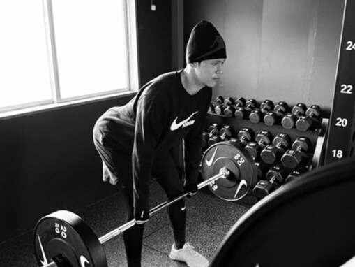 「やべー。天才が本気出して来てる」佐々木朗希の筋トレ姿に反響「プリケツ可愛すぎ！！！」「すごい」