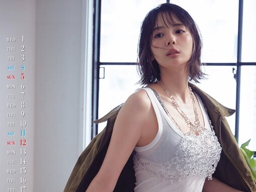 「雀士とは思えん…」岡田紗佳、美太もも際立つ姿に反響「こんな色っぽい、艶っぽい写真、反則やん！」