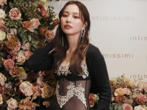 内田理央、おなか透け透けなボディスーツ姿を披露！ 「上品でヘルシーでとてもお気に入り」