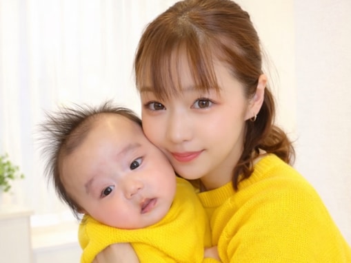 “産後ママ”のバイク王アンバサダー、息子との顔出しショット公開！ 「最高に可愛い」「似てる」