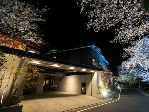 【楽天トラベル売れ筋1位】「嬉野温泉 旅館 吉田屋」は名物の露天風呂が自慢。館内設備も充実でゆっくり過ごせる【2月10日】